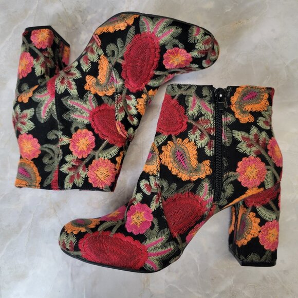 MIA Vail Floral and Paisley Embroidered Black Ankle Boots size 8M - Picture 2 of 12